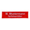 Namensschild gestickt bis 14 x 3cm Stickfarbe weiß Untergrund rot